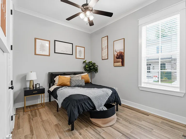 305 Saint Thomas Ln — Photo 14