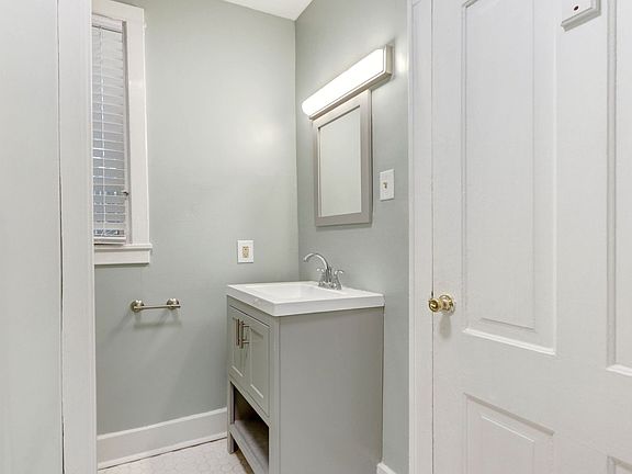 2nd image of 218 E Henry St #A