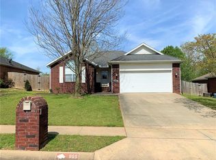 965 S Eastview Dr, Fayetteville, AR 72701