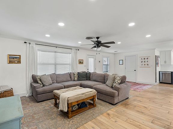 3rd image of 2314 Droxford Dr