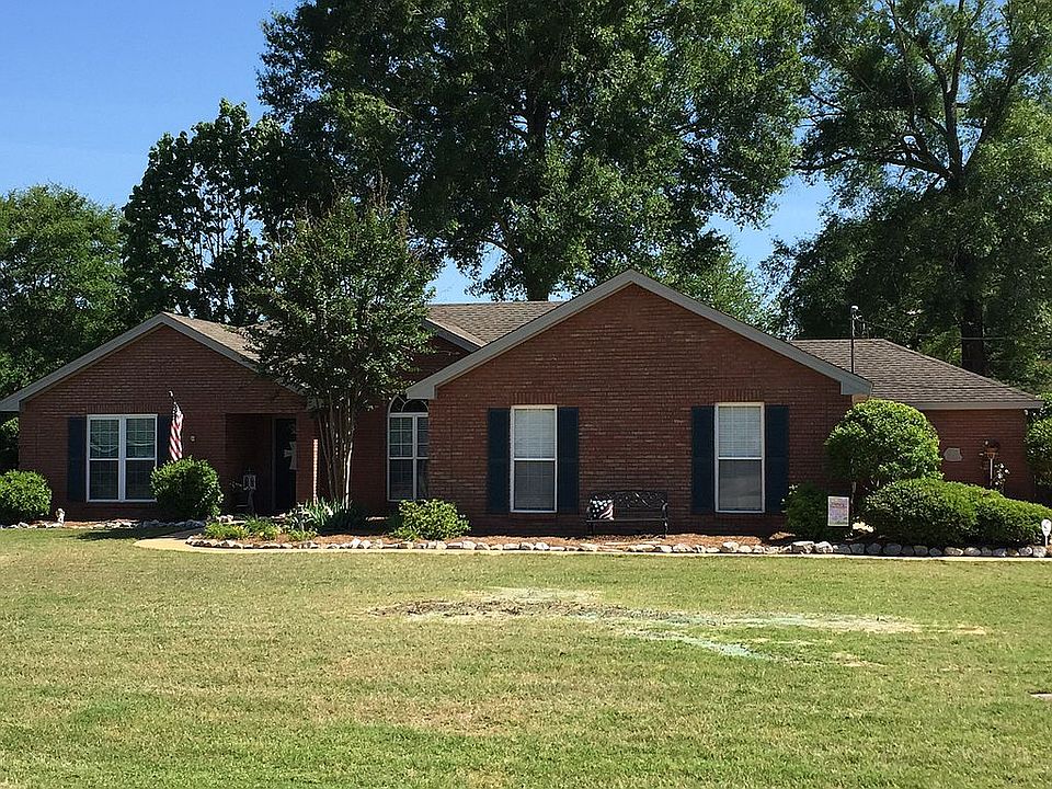 Located on quiet culdesac