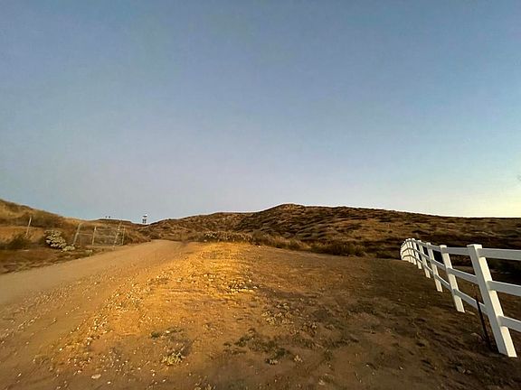 5th image of 41095 Voyager Rd