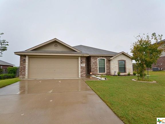 2nd image of 2101 Lindsey Dr
