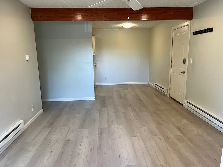 1061 W Beaver Creek Blvd — Photo 3