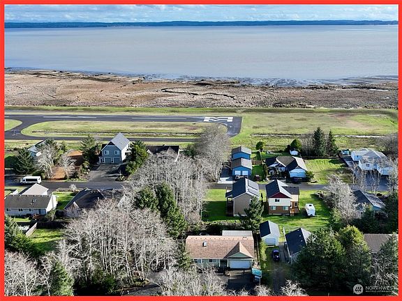 2nd image of 372 Duck Lake Drive NE