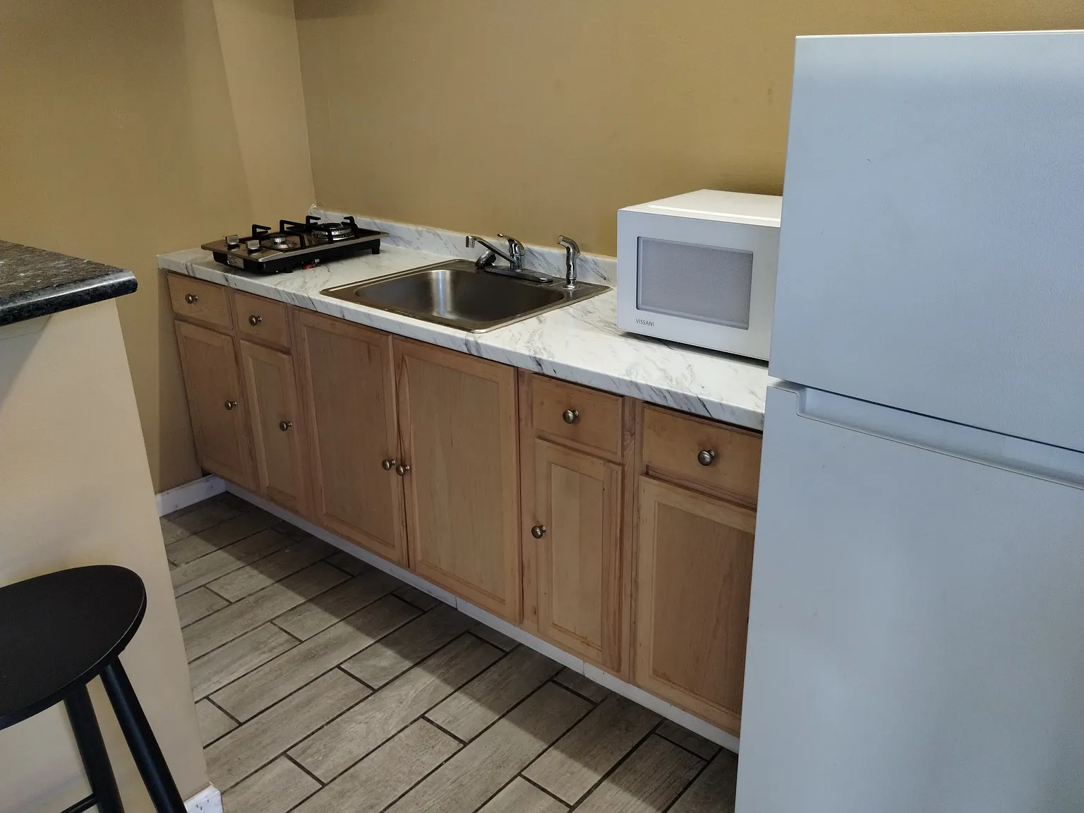 Studio, 250 sqft, $1,000 — Photo 3
