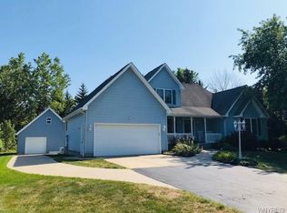4042 Mapleton Rd, North Tonawanda, NY 14120