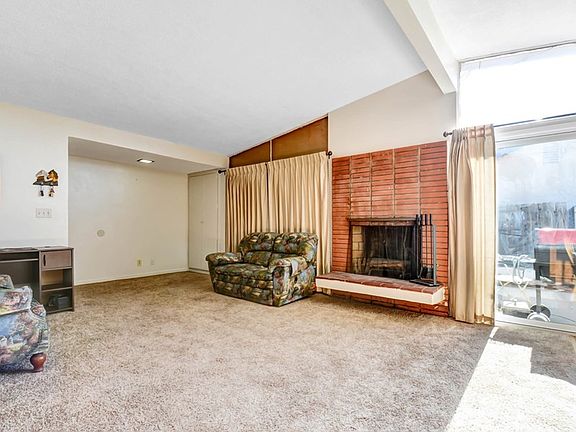 4th image of 827 Lidford Ave