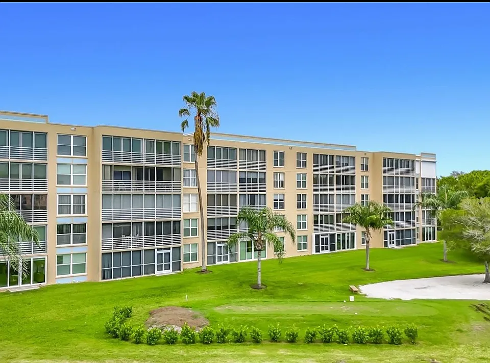 4460 Fairways Blvd #604