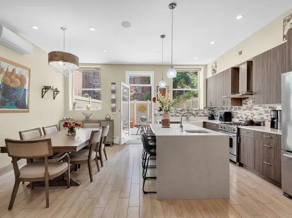 459 Vanderbilt Avenue image 3 of 22