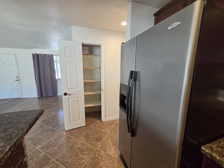 3643 E Ludlow Dr — Photo 8