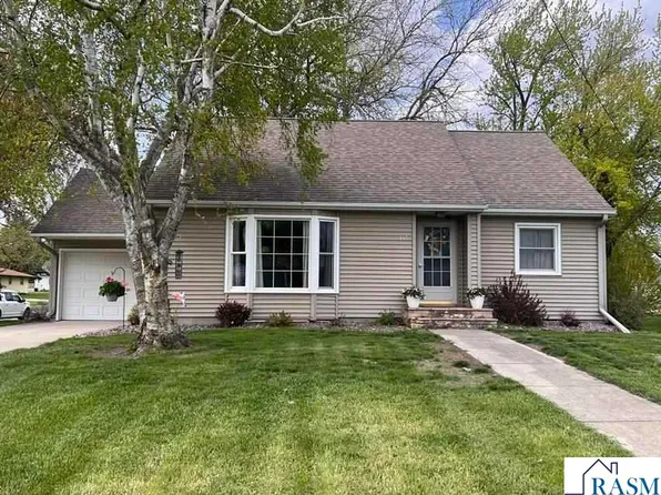 147 3rd Ave SW, Winnebago, MN 56098