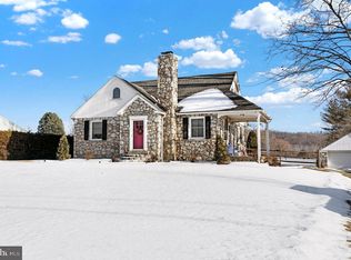 570 Oysterdale Rd, Oley, PA 19547