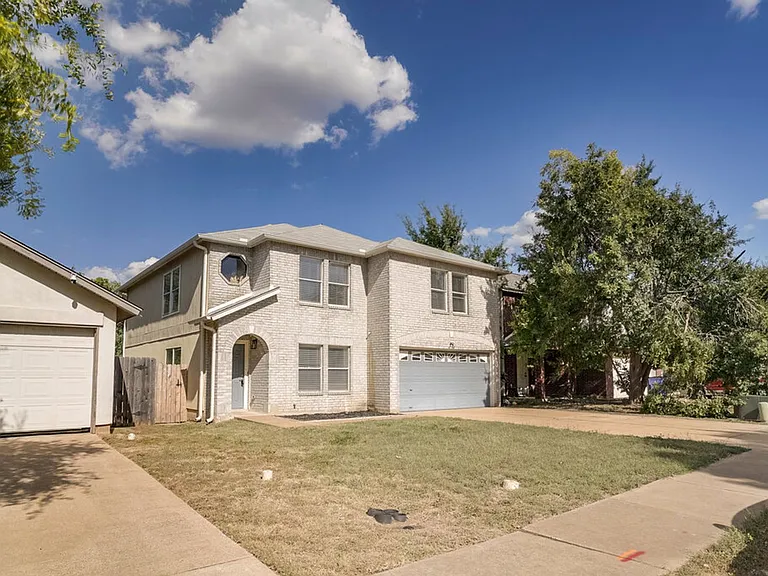 2602 Stapleford Dr — Photo 2