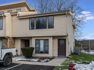 350 Mohegan Cir UNIT 350, Lafayette, NJ 07848