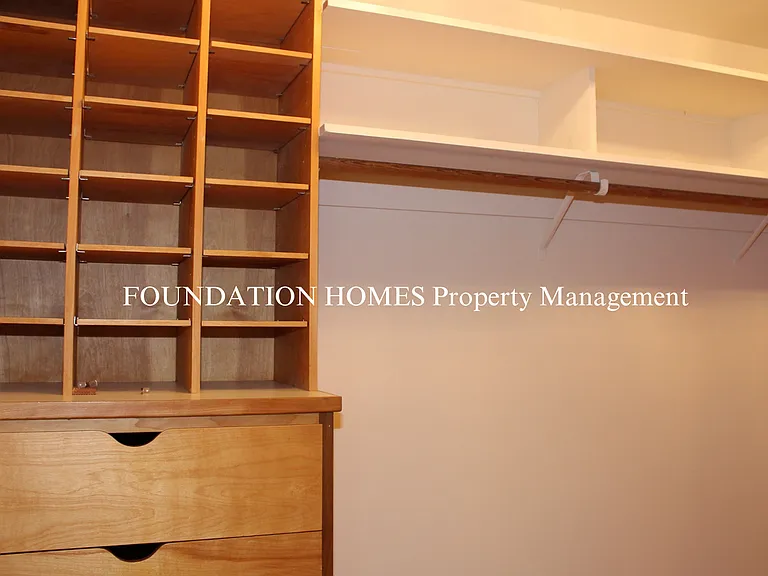 33 College Ct — Photo 14