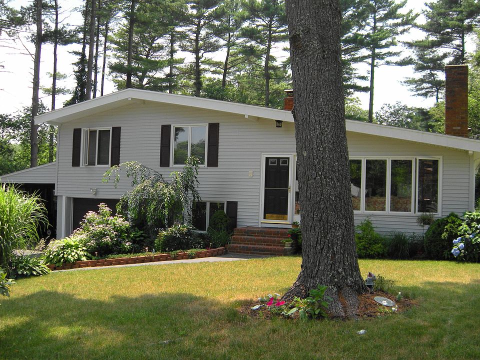 1st image of 8 Marjorie Dr