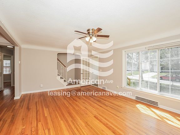 1224241_003_living_room_3.jpg