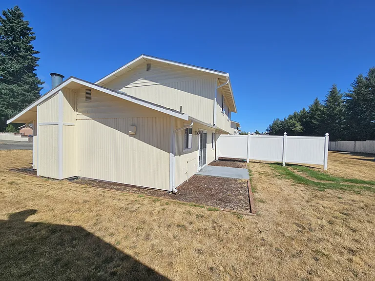 291 Scott St SE — Photo 3