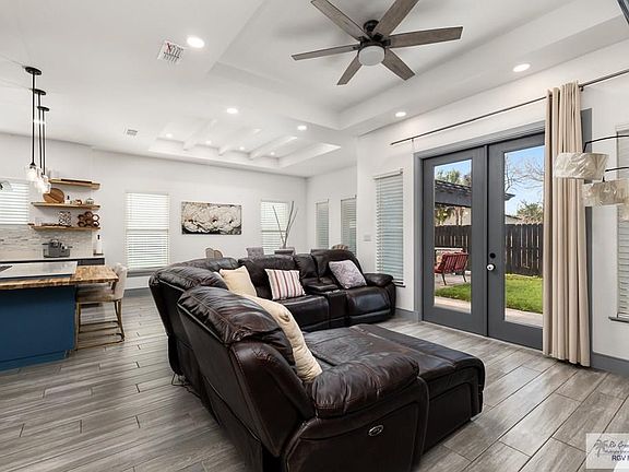 3rd image of 3072 Basque Dr