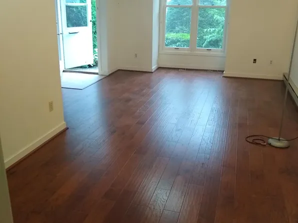 10 Salem Pl, Amherst, MA 01002