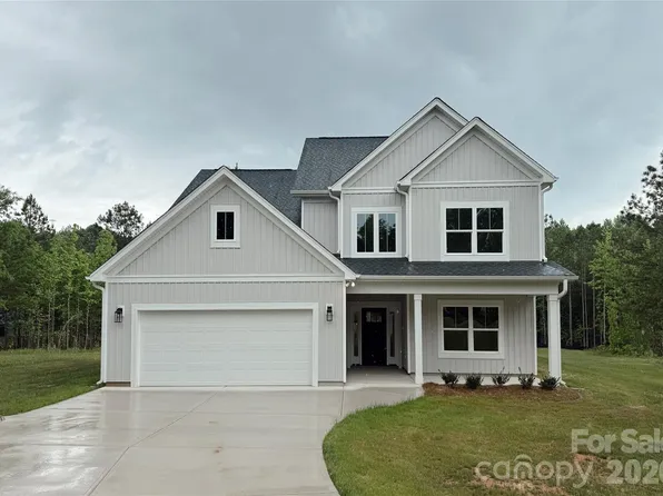 3065 Meadowcrest Dr, Clover, SC 29710