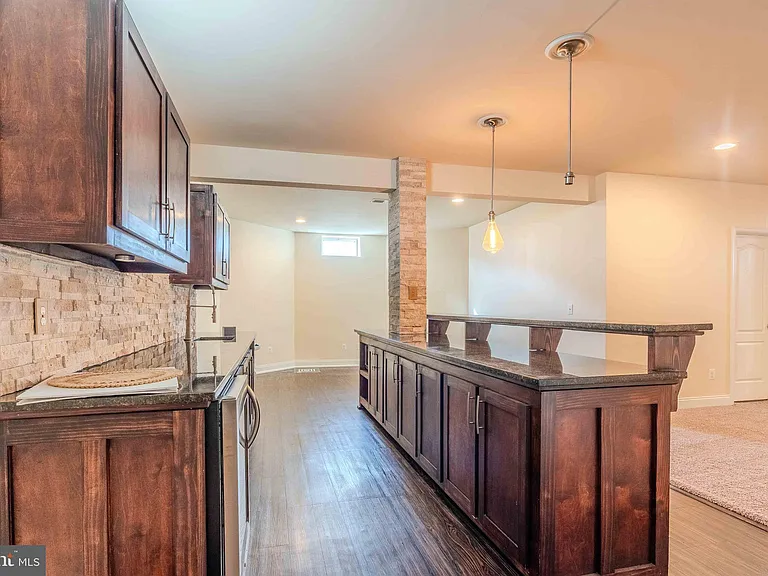 15316 Admiral Baker Cir — Photo 50