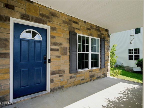 3rd image of 106 Lightwater Court