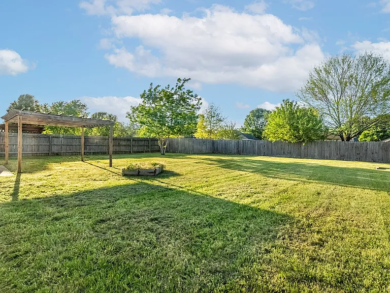 740 Dogwood St — Photo 23