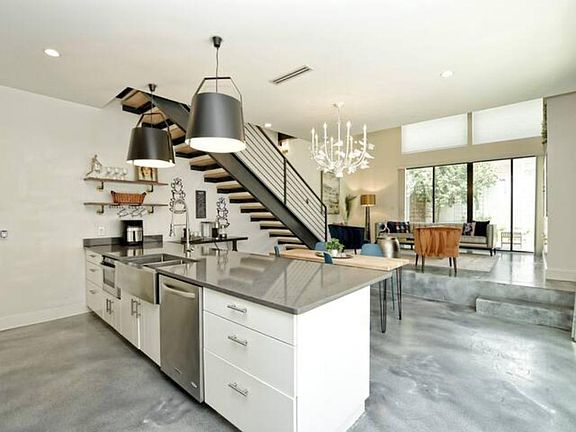 5th image of 2411 Euclid Ave #B