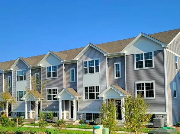 1521 Yosemite Way, Pingree Grove, IL 60140