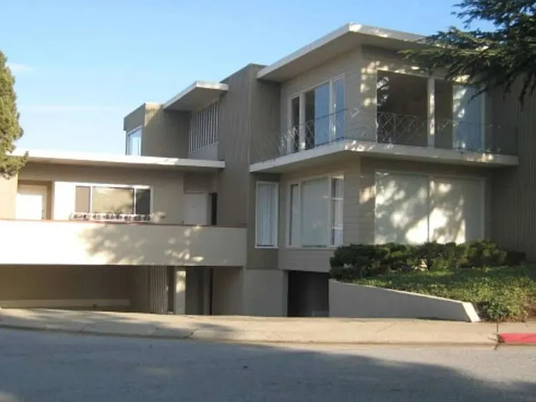 18 Mounds Road — Photo 1