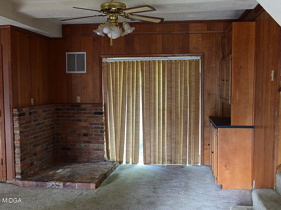 5th image of 201 Clairmont Dr