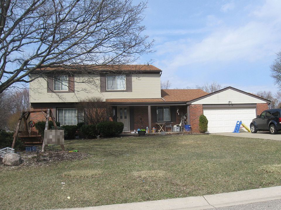 1st image of 4910 Thorntree Dr