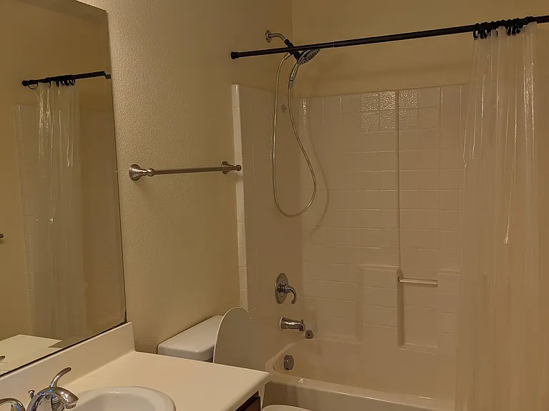 Common bathroom upstairs