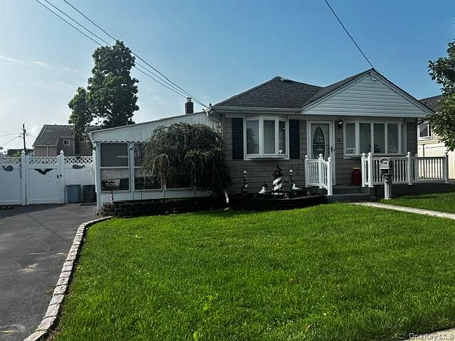 1st image of 45 W Clearwater Road