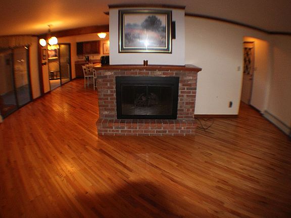 4th image of 44 Fox Hollow Dr