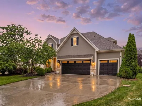 9307 W 155th Ct, Overland Park, KS 66221