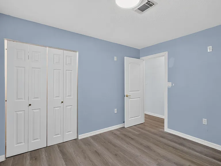 1125 41st Ave — Photo 31
