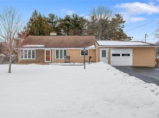 7218 Willow Rd, North Syracuse, NY 13212