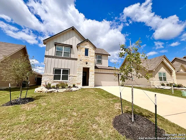 5 bed, 3.0 bath, 2716 sqft, $2,700 — Photo 4