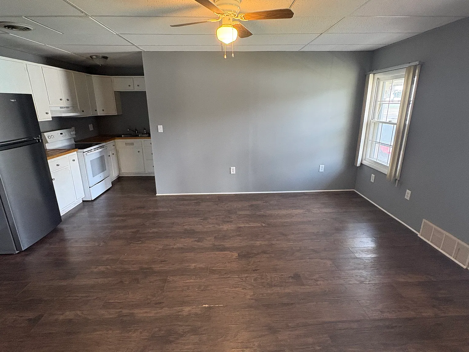 3 bed, 1200 sqft, $1,555 — Photo 4