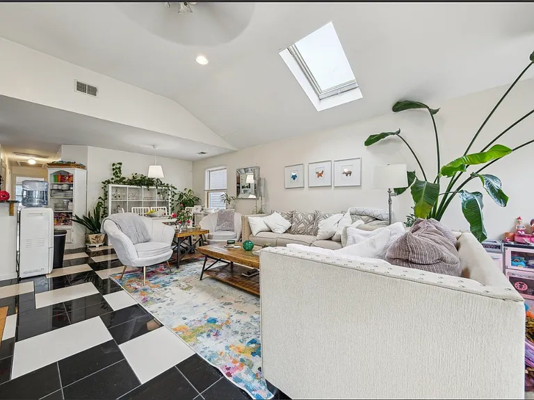 45 Terrace Ave #2 — Photo 2