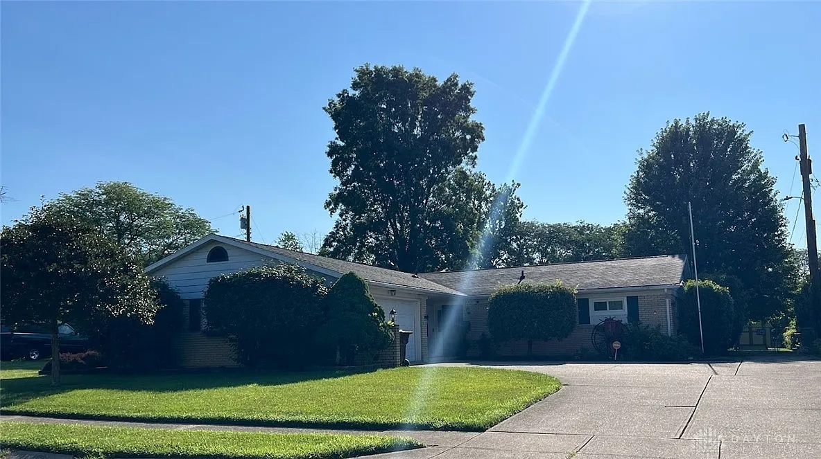 202 Villa Dr photo 1