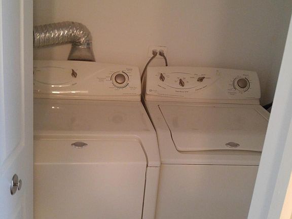 Washer & Dryer In Unit