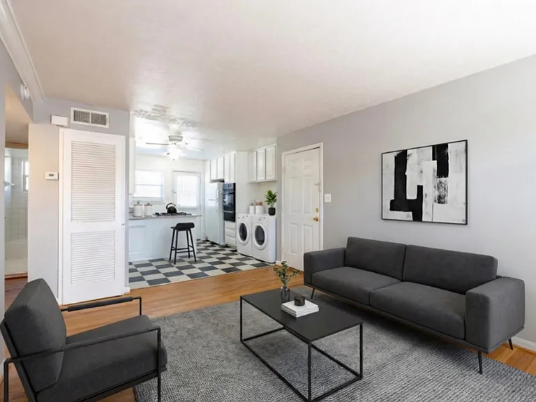Peachtree Hills Court | Where Atlanta's Energy Meets Timeless Charm — Photo 100