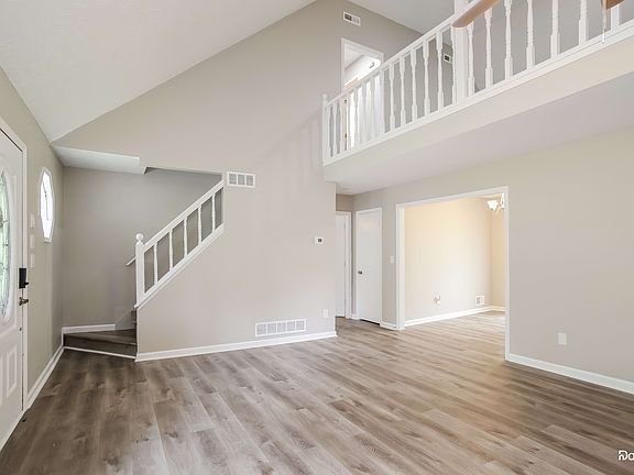 5th image of 255 Cristy Dr