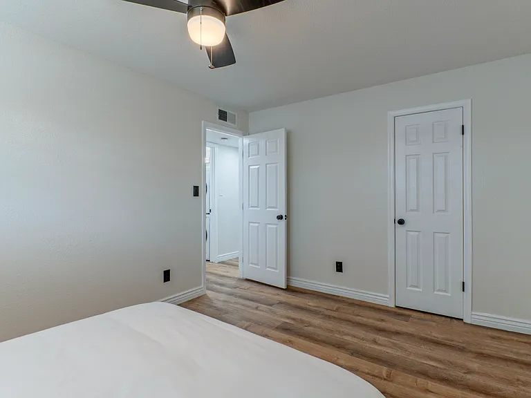 1133 S Farmer Ave #3 — Photo 8