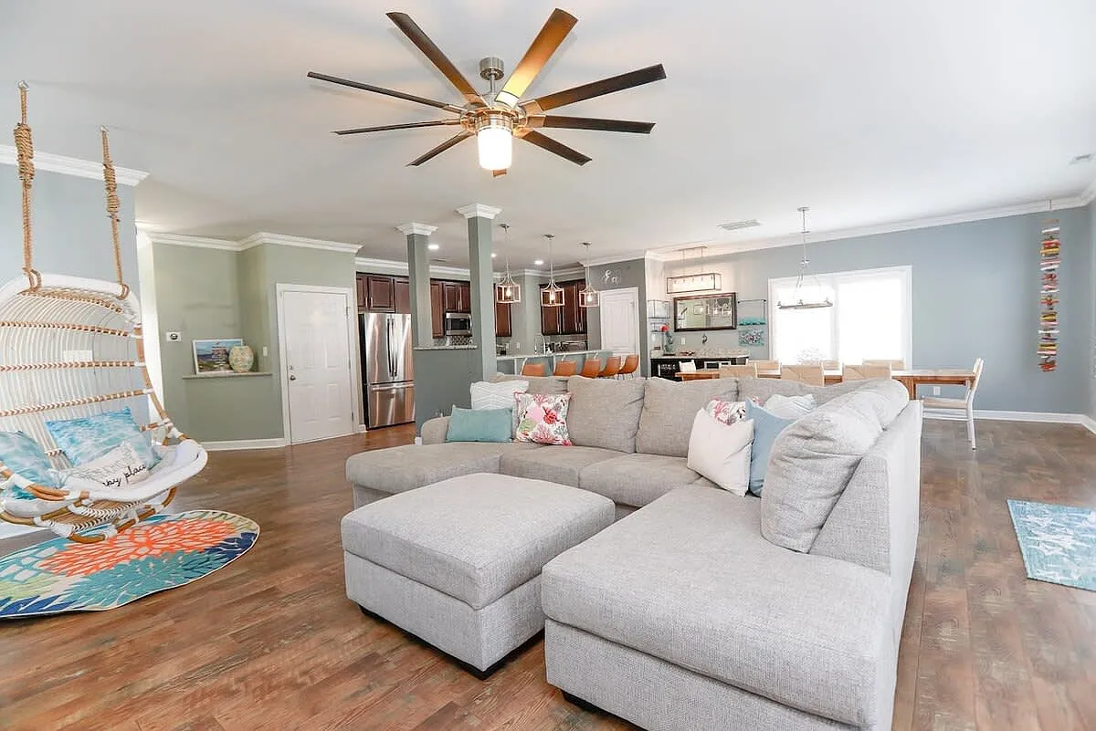4 bed, 2264 sqft, $5,000 — Photo 2