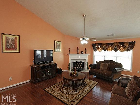 5th image of 891 Charles Hall Dr